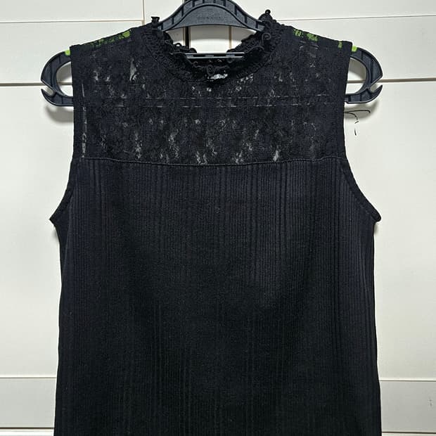 COLZA 레이스 슬리브리스 나시 