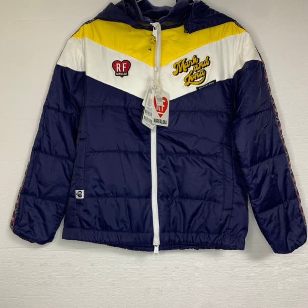 마크앤로나 블루/옐로우 컬러 패딩 점퍼입니다