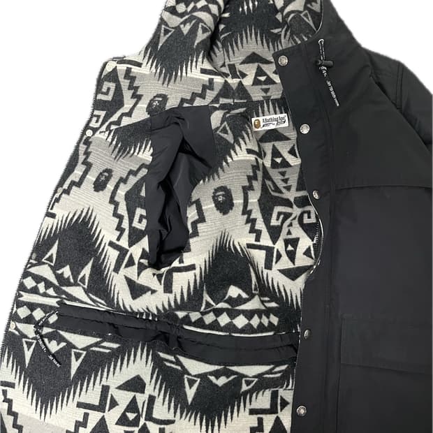 A Bathing Ape 베이프 네이티브패턴 마운틴 파카