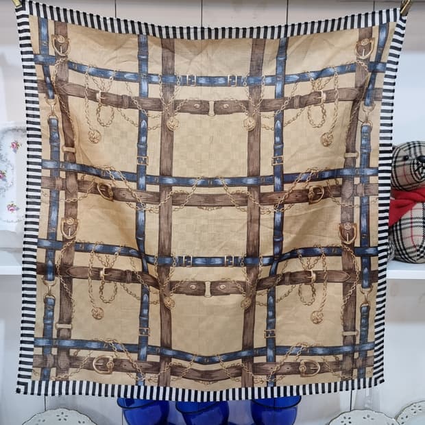 펜디(FENDI) 벨트 체인 패턴 손수건/쁘띠 스카프