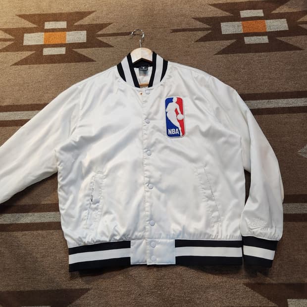 나이키 NBA 화이트 스타디움 자켓 XL 바시티