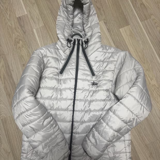 스투시 경량패딩