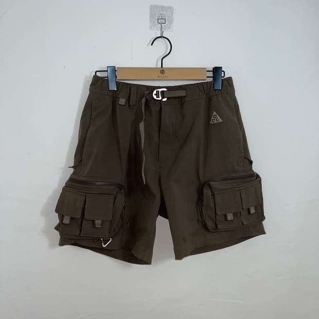 나이키acg 아이언스톤 카고쇼츠