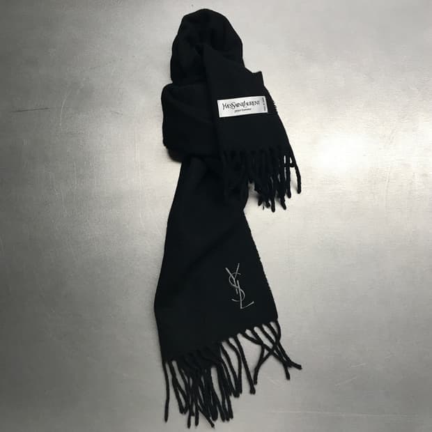 YSL 입생로랑 블랙 머플러