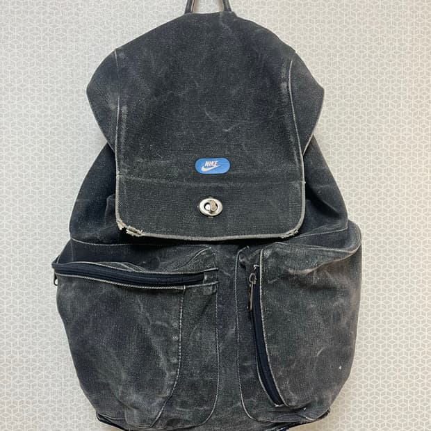 00s nike faded backpack