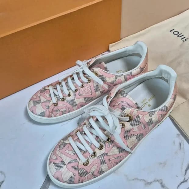 루이비통 한정판 스니커즈