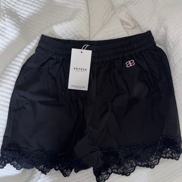 베테제 오브에 레이스 포인트 숏 팬츠 (Black)