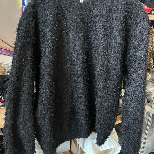 티크 부클 니트 블랙