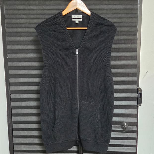 [코스] 코튼 투웨이 집업 니트 베스트 | 00121