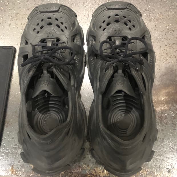 발렌시아가 HD레이스업