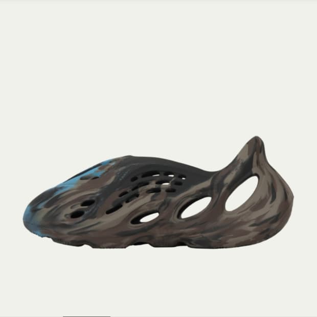 아디다스 이지 폼 러너