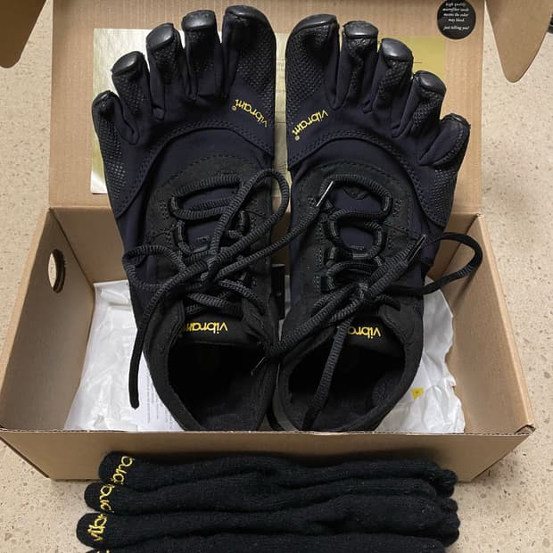 [39] 비브람 파이브핑거스 V-TREK + 정품 양말 2켤레