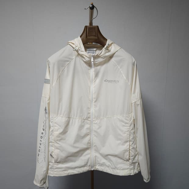 100 ) 디스커버리 남성 아이보리 여름 경량 바람막이 