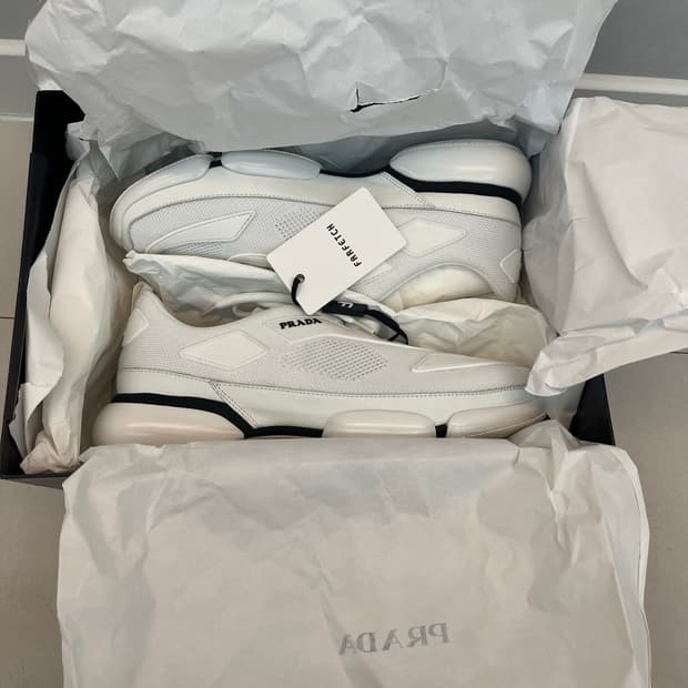 프라다 3컬러 보유 새상품