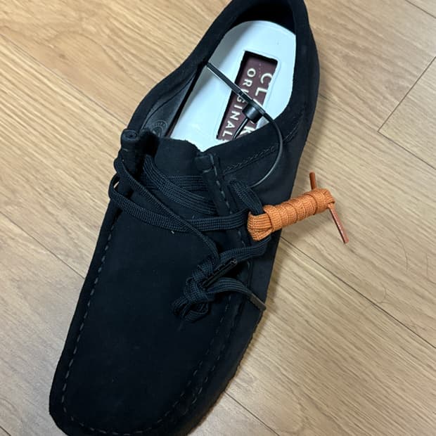 클락스 왈라비 블랙