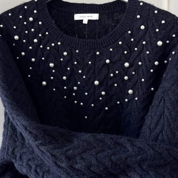 Middle gauge cable knitted beads knit to