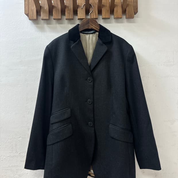 Laura Ashley 로라애슐리 영국제 울 블레이저 3버튼 클래식 자켓