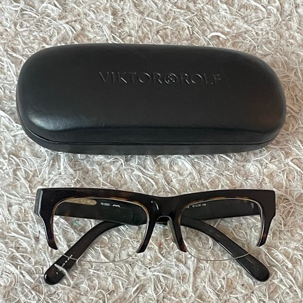 Viktor & Rolf  뿔테 안경 70-0023