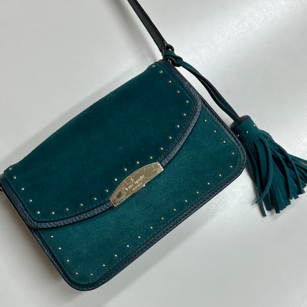 케이트스페이드 스터드 스웨이드 크로스백