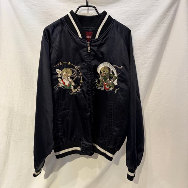 빈티지 자수 스카쟌 블랙 점퍼