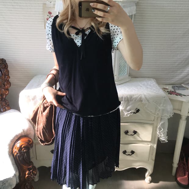 Set) 아이보리 도트 롤업 반팔 + 네이비 슬리브리스