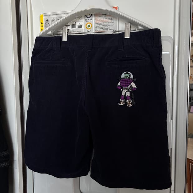 올드 베이프 네이비 코듀로이 자수 쇼츠