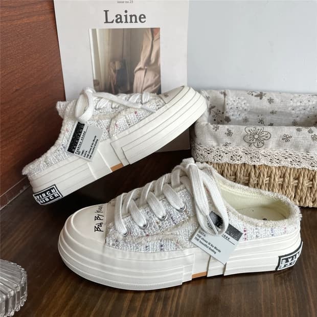 화이트 트위드 캔버스뮬 운동화