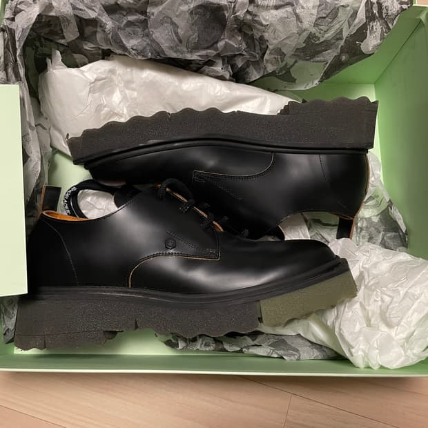 [41] 오프화이트 스폰지 솔 더비