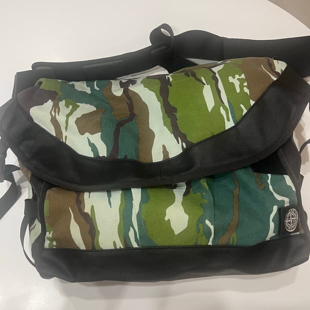 스톤아일랜드 빅 크로스백