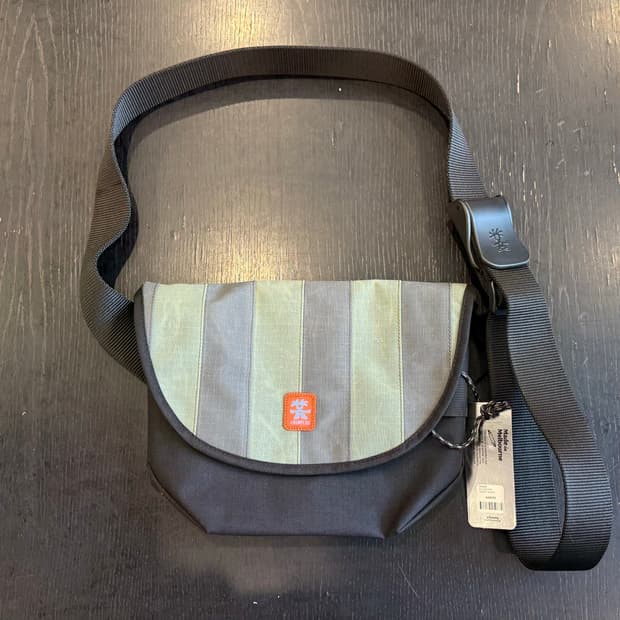 [FREE] Crumpler 크로스 바디 백