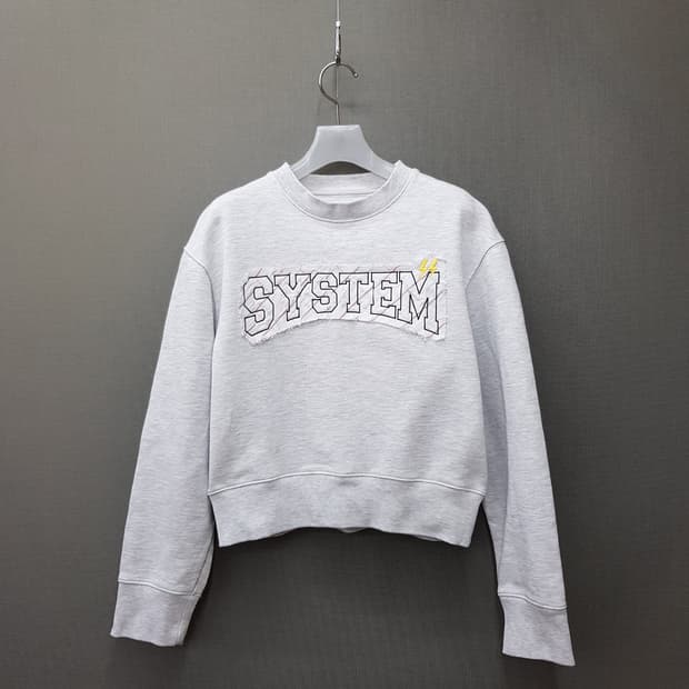 한섬 시스템 2022 그래픽 자수 레터링 크롭 맨투맨 F사이즈