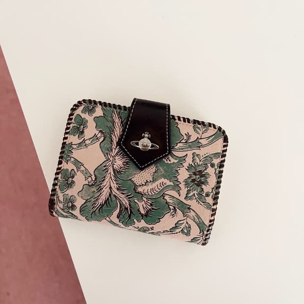 희귀) 비비안웨스트우드 어스 그린 앤티크 레더 지갑