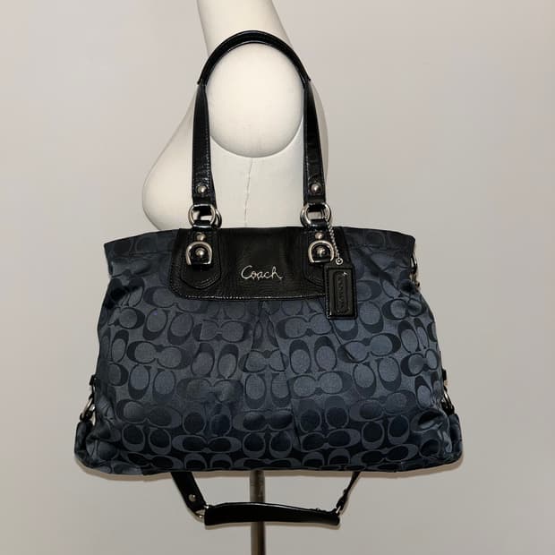 Coach All Black Shoulder bag
