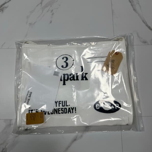 컬렉트 피시스 굿 뉴스 메일백