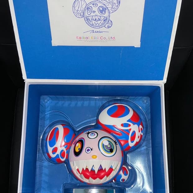 무라카미. 다카시 멜팅 도브 아트 피규어