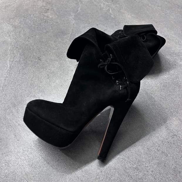 Alaia 스웨이드 (염소 가죽) 사이드 레이스업 펌프스