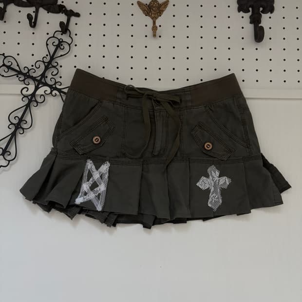 • hurtremake khaki lace cross patch plea