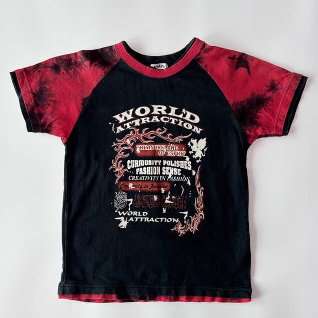 SASARI ‘World Attraction’ 타이다이 래글런 티셔츠