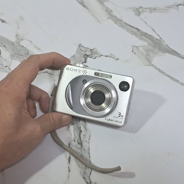 빈티지감성! 소니 사이버샷 DSC-W1 디지털 카메라