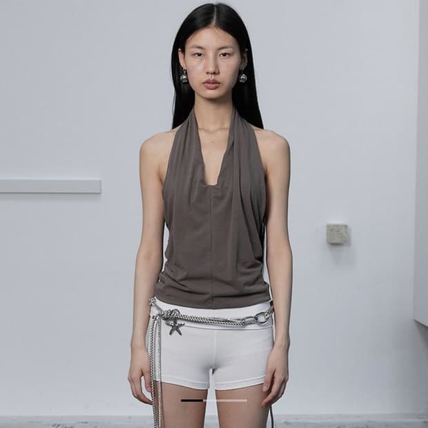 DRAPE HALTER NECK SLEEVELESS / BROWN