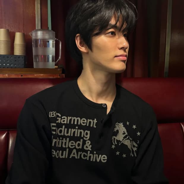 유니콘 헨리넥 롱슬리브 블랙