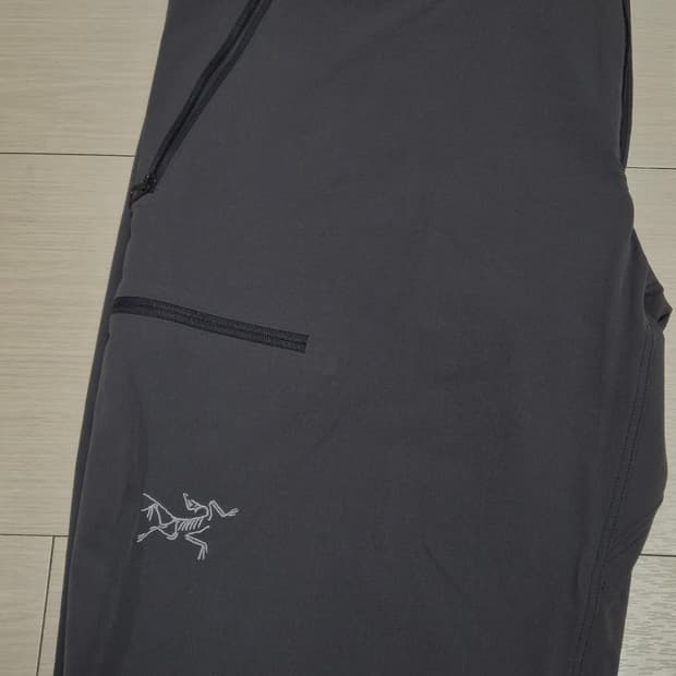 급처 아크테릭스 팬츠 각 15만 원