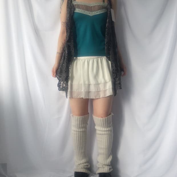 Lace point sleeveless
