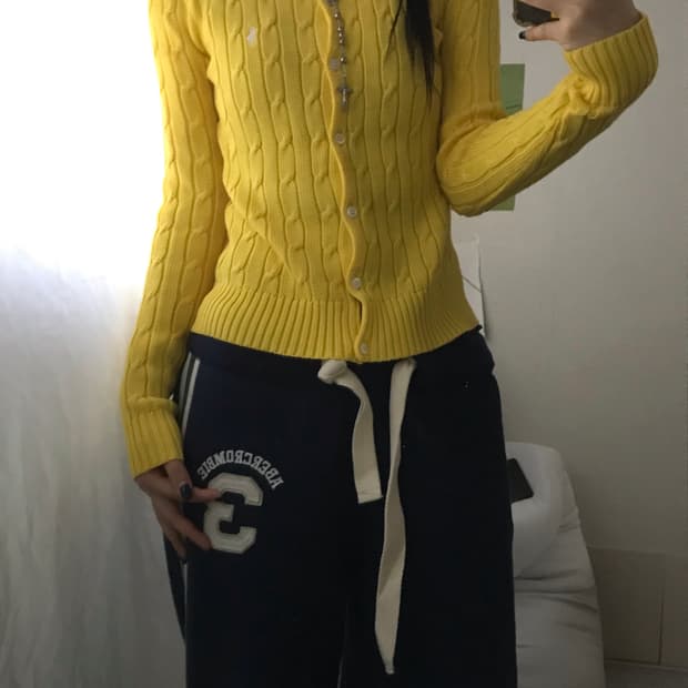 폴로 옐로우 케이블 가디건