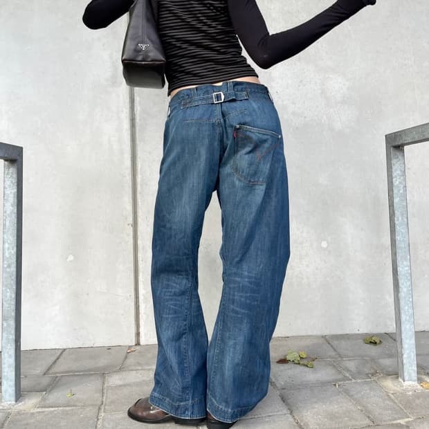 리바이스 엔지니어드 진 신치백