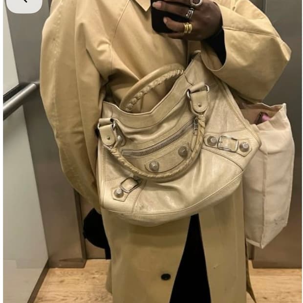 발렌시아가 모터백 