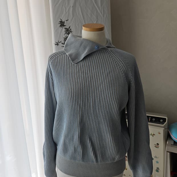 세터 스카이블루 니트