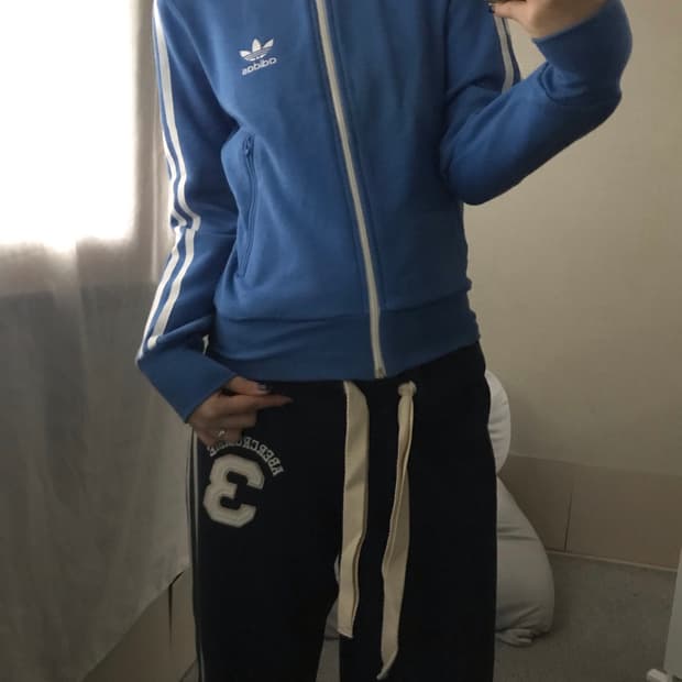 아디다스 연하늘 빅로고 면집업