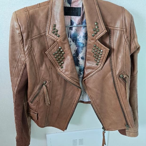 갈색스터드가죽자켓