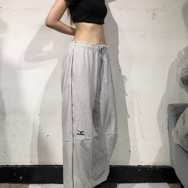 미즈노 그레이 블랙 사이드 라인 로고 와이드 팬츠 L